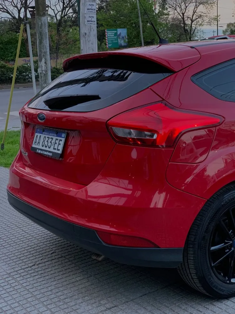Ford FOCUS S 1.6 5P — foto 14
