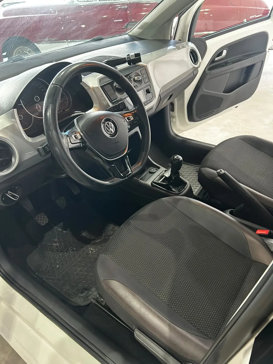 Volkswagen UP HIGHLINE MT — foto 4
