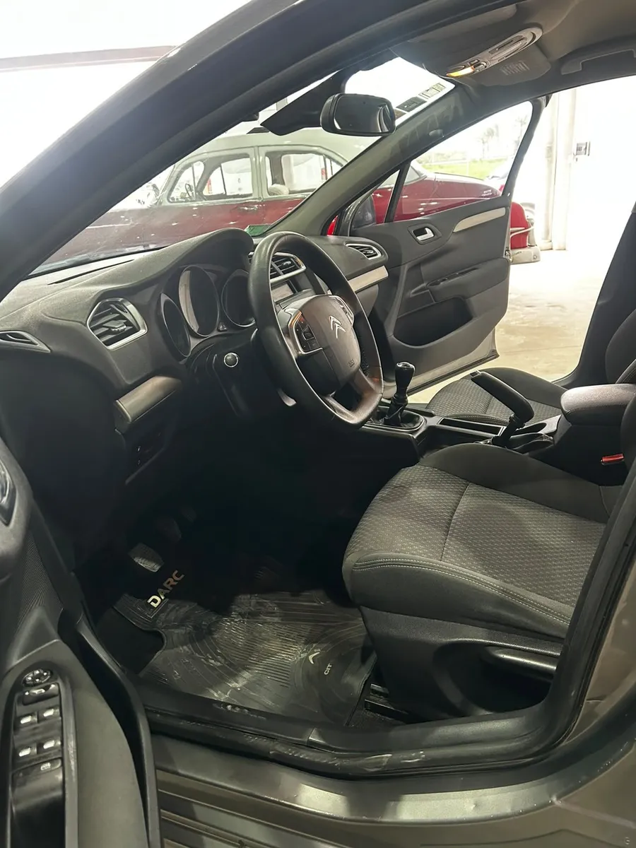 Citroën C4 LOUNGE 2.0 TENDANCE — foto 3