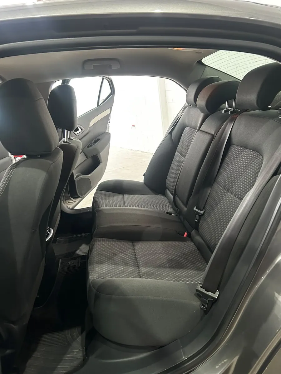 Citroën C4 LOUNGE 2.0 TENDANCE — foto 6