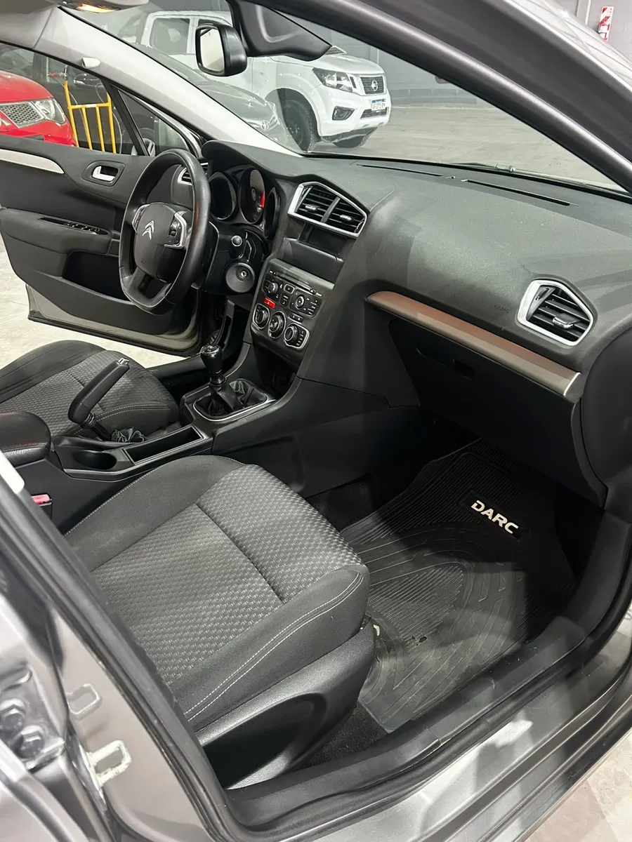 Citroën C4 LOUNGE 2.0 TENDANCE — foto 7