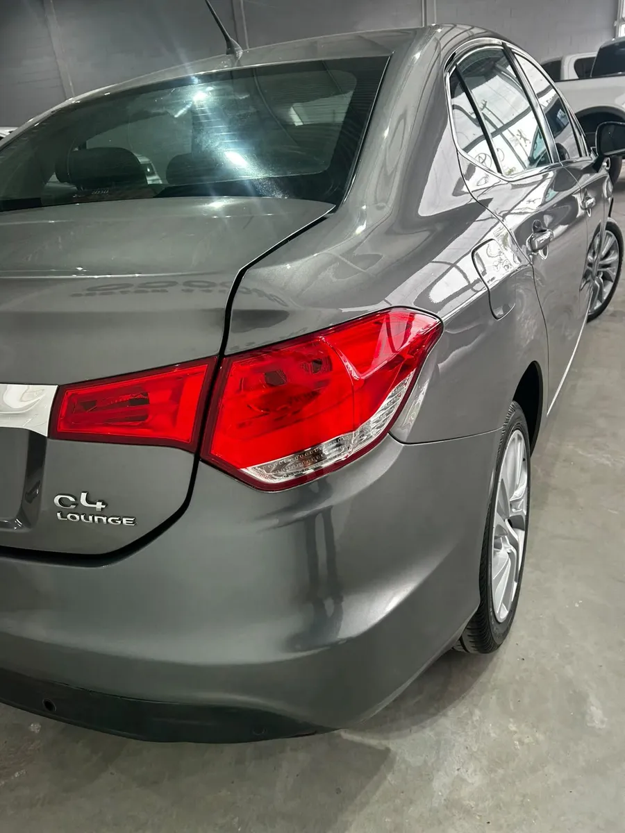 Citroën C4 LOUNGE 2.0 TENDANCE — foto 9