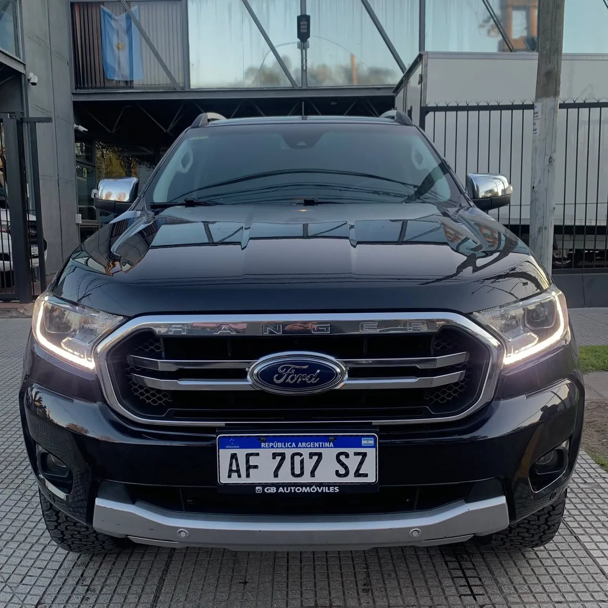 Ford RANGER PICK - UP LIMITED 3.2 4X4 AT — foto 2