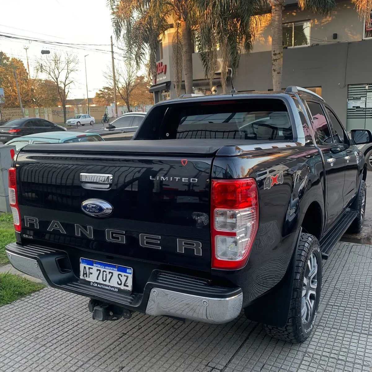 Ford RANGER PICK - UP LIMITED 3.2 4X4 AT — foto 4