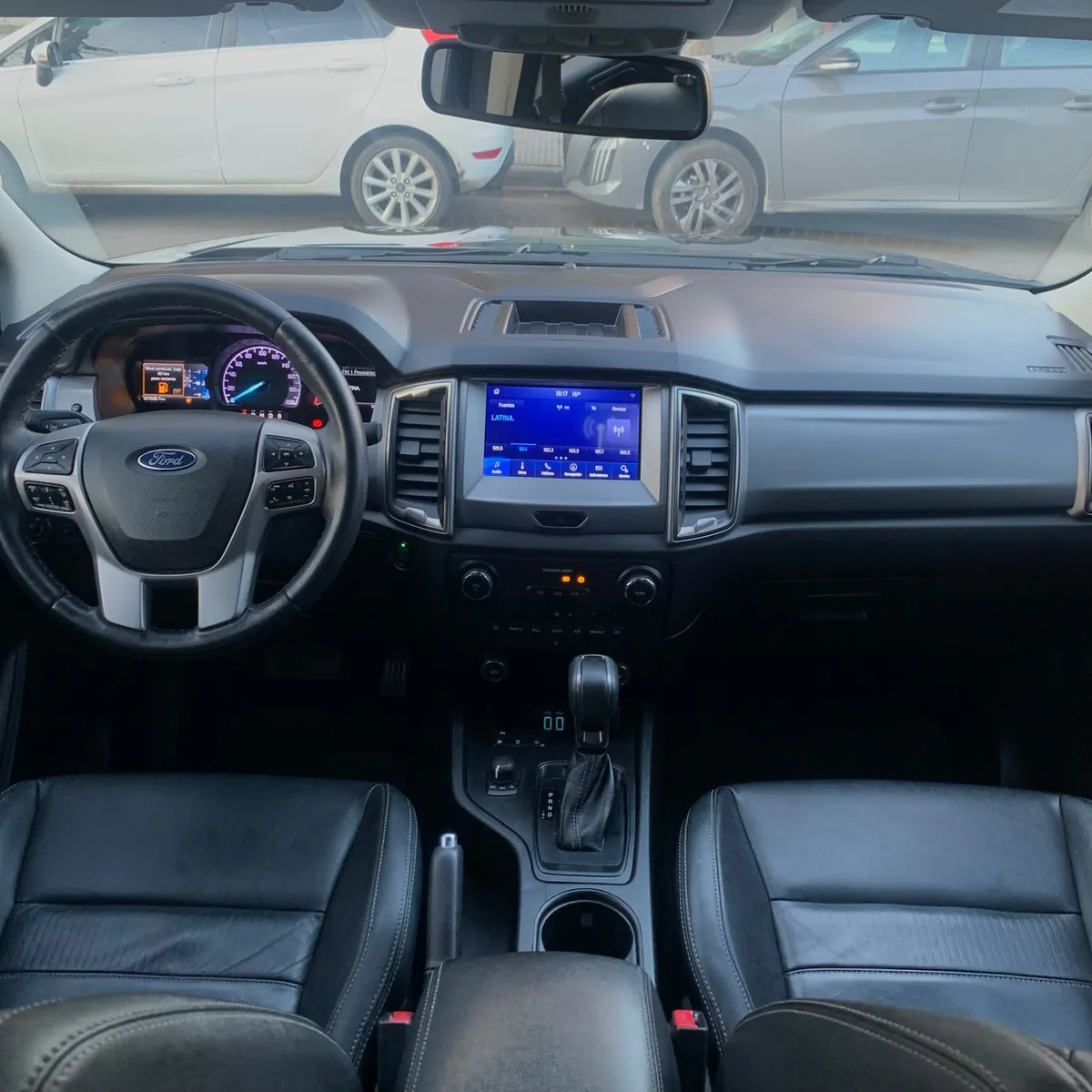 Ford RANGER PICK - UP LIMITED 3.2 4X4 AT — foto 12