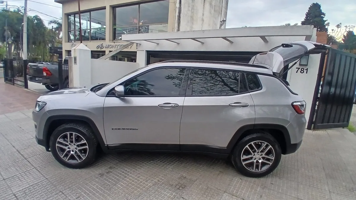 Jeep COMPASS 5P 2,4 6AT Sport 4X2 Fwd 2019 — foto 2