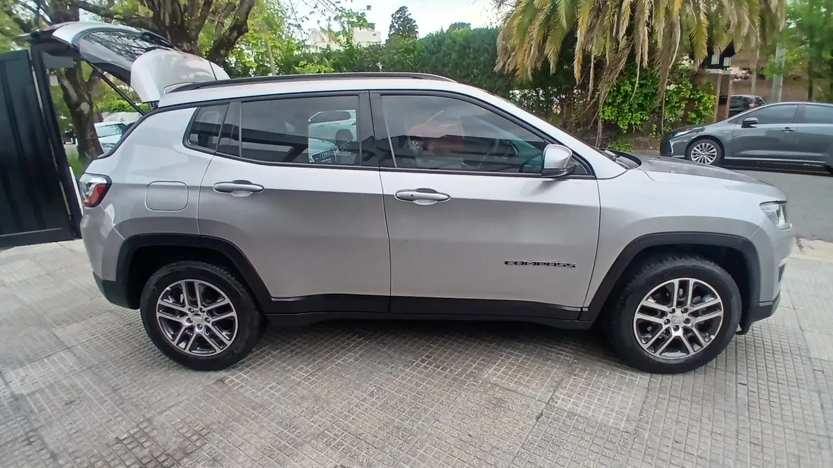 Jeep COMPASS 5P 2,4 6AT Sport 4X2 Fwd 2019 — foto 3