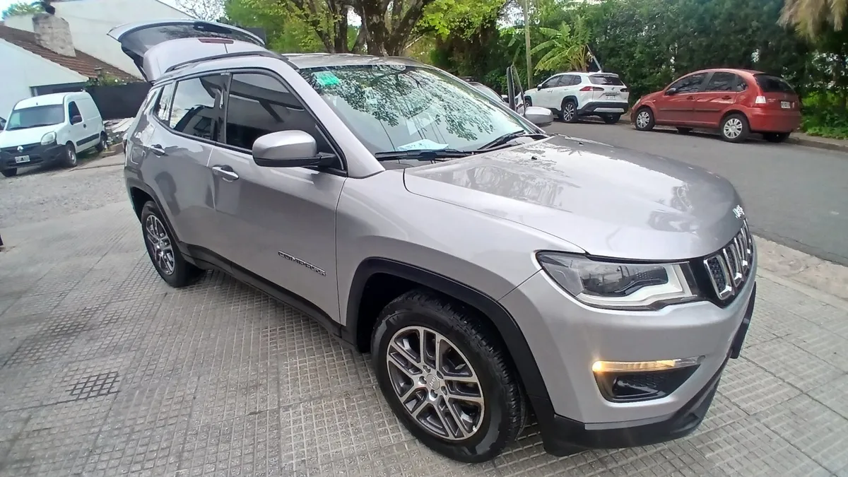 Jeep COMPASS 5P 2,4 6AT Sport 4X2 Fwd 2019 — foto 4