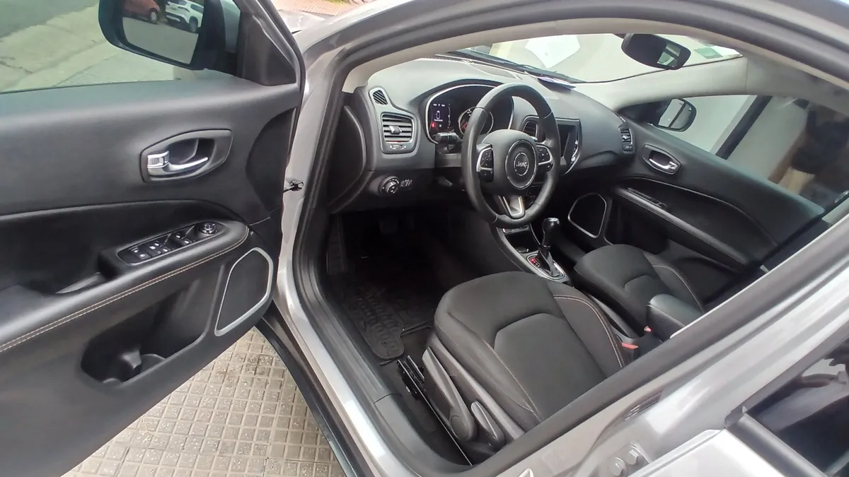 Jeep COMPASS 5P 2,4 6AT Sport 4X2 Fwd 2019 — foto 5