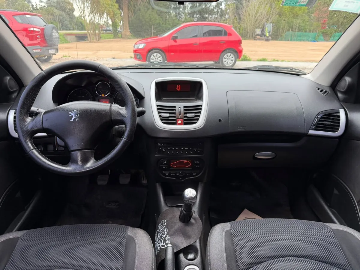Peugeot 207 XT 1.9 D — foto 3