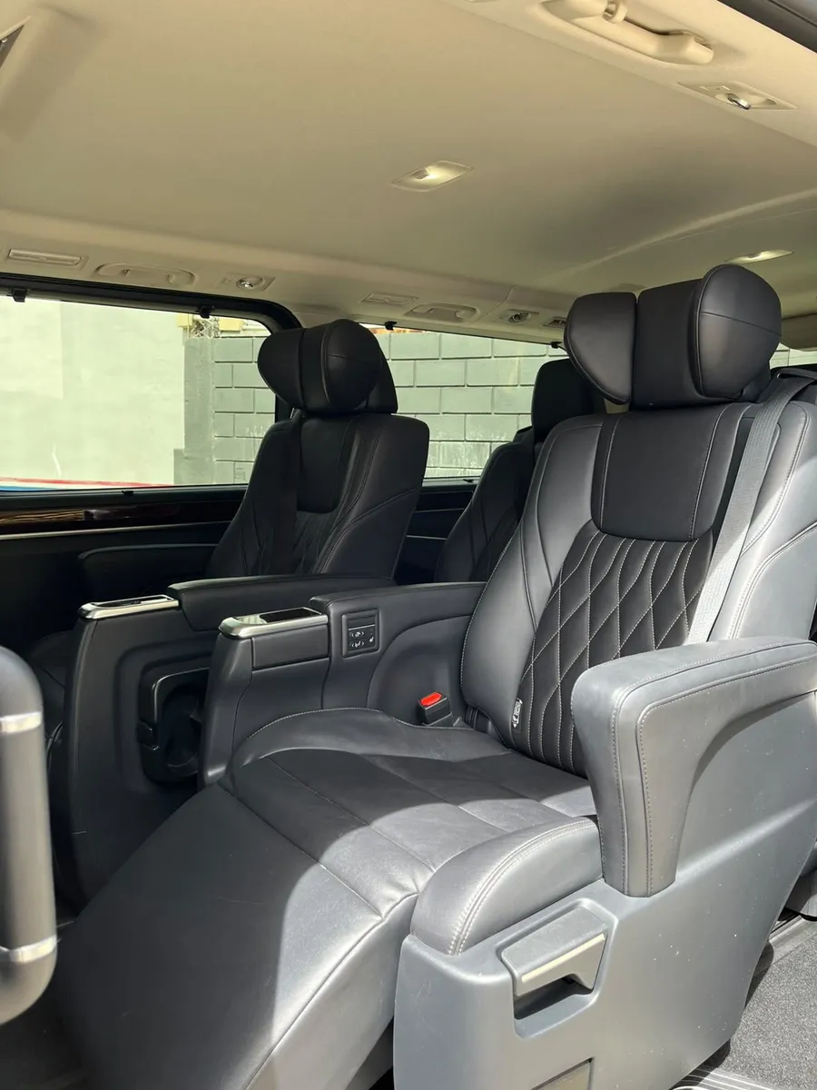 Toyota HIACE Wagon 2,8 Diesel 6AT 10a 2024 — foto 9
