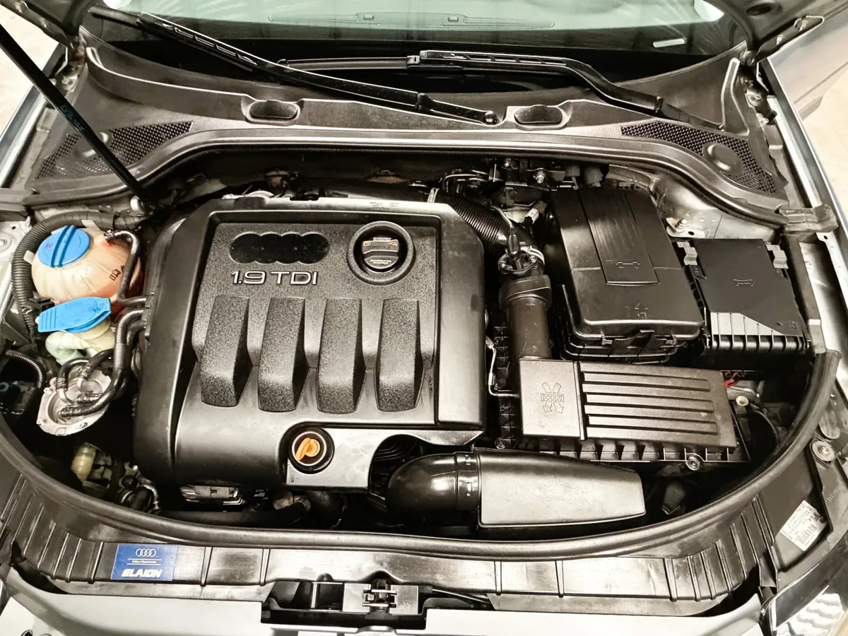 Audi A3 1.9 TDI Sportback 5P — foto 8