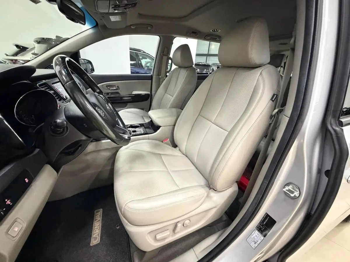 Kia Carnival Van 2,2 Crdi 8AT 11p Premium 2019 — foto 8
