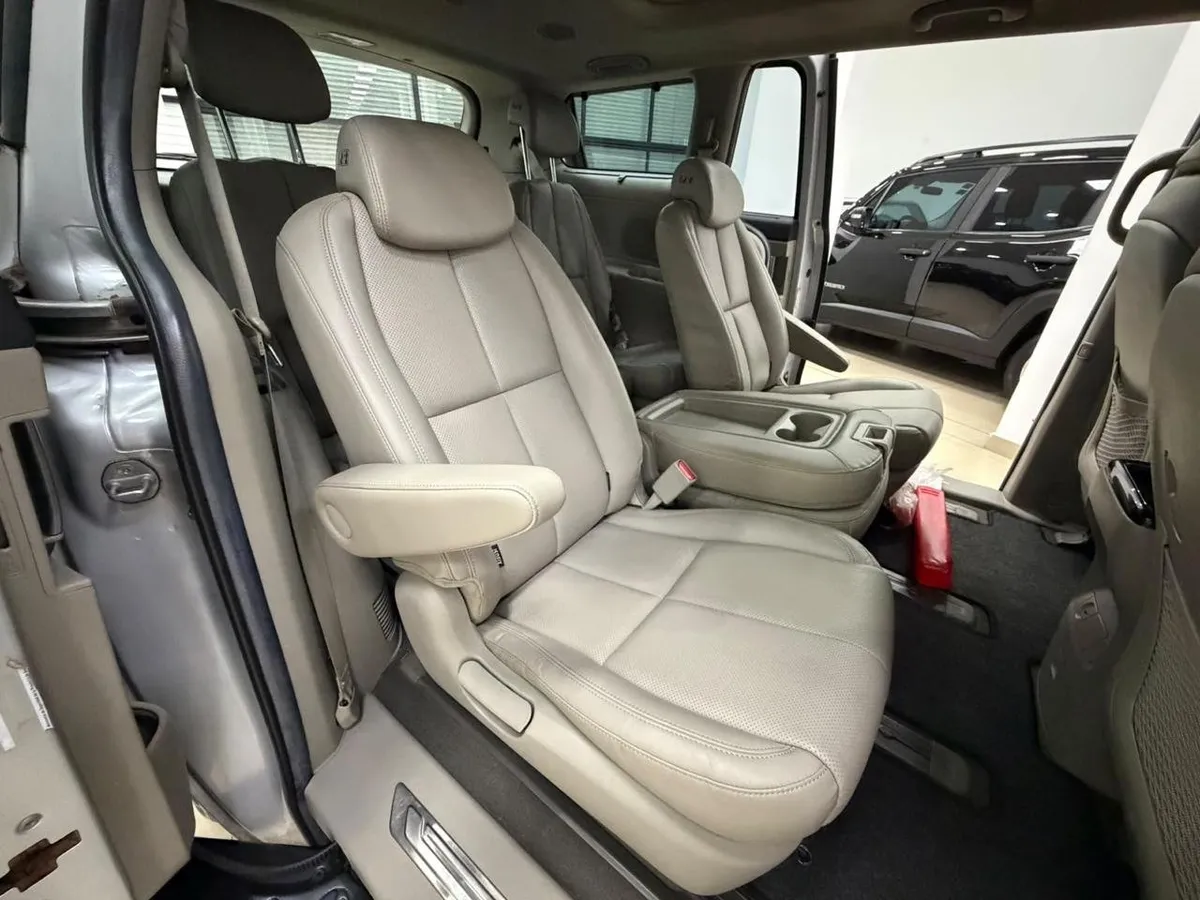 Kia Carnival Van 2,2 Crdi 8AT 11p Premium 2019 — foto 11