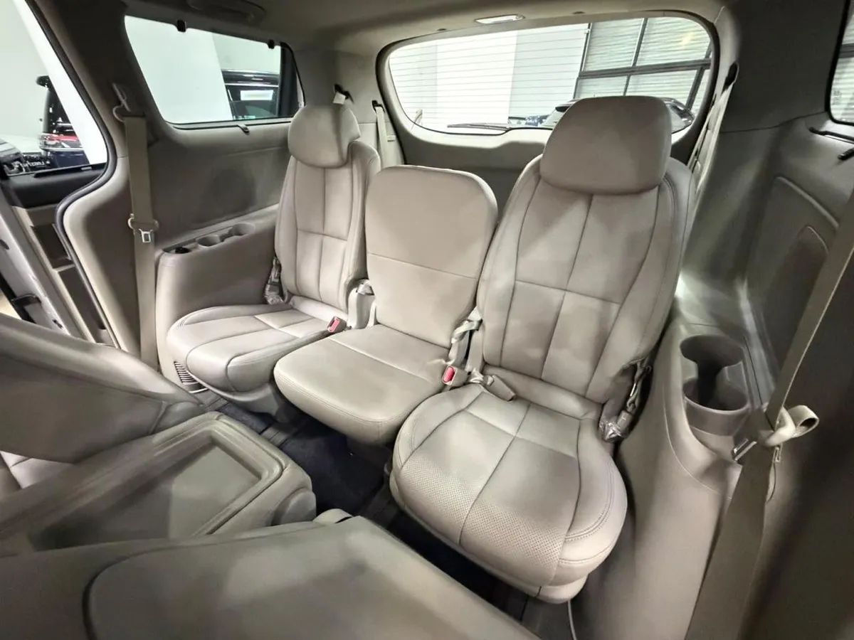 Kia Carnival Van 2,2 Crdi 8AT 11p Premium 2019 — foto 12