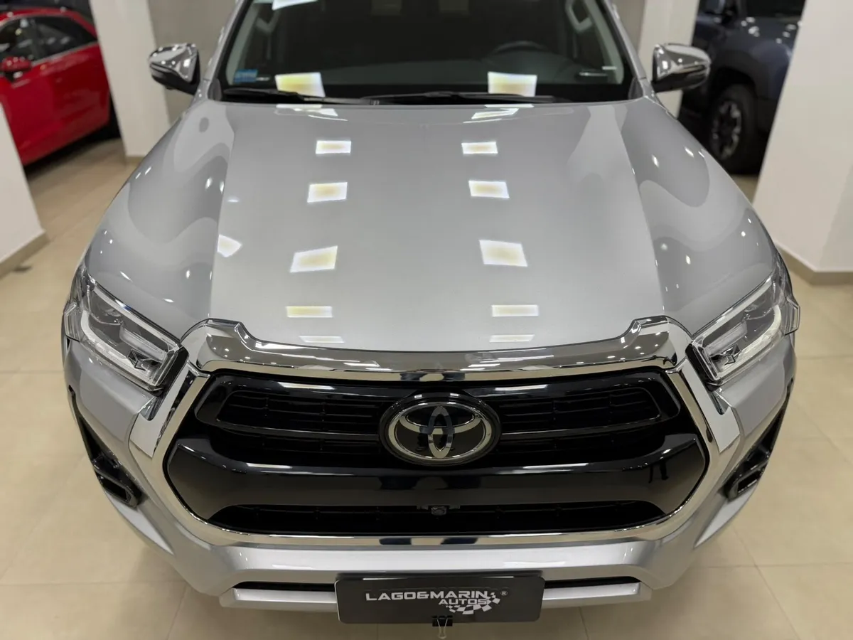 Toyota Hilux SRX — foto 4