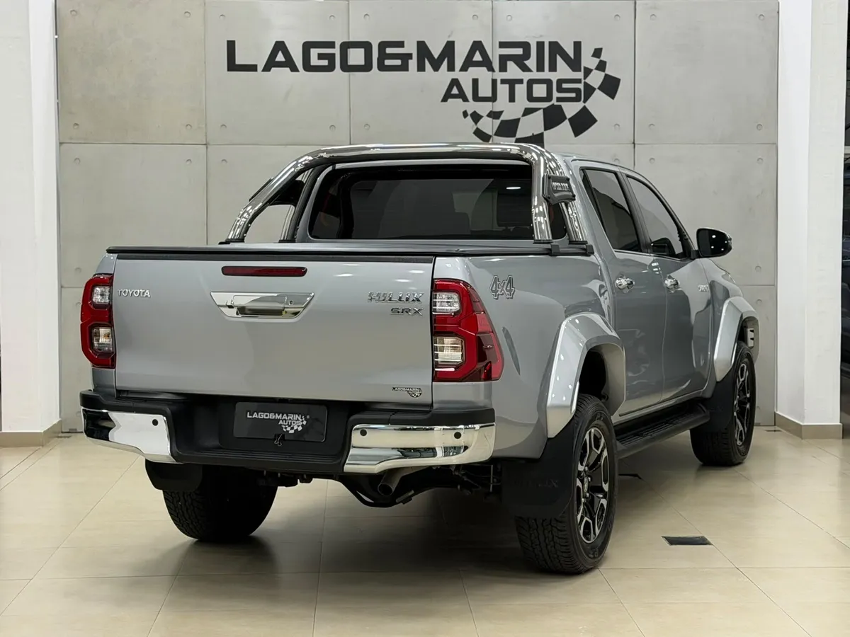 Toyota Hilux SRX — foto 5