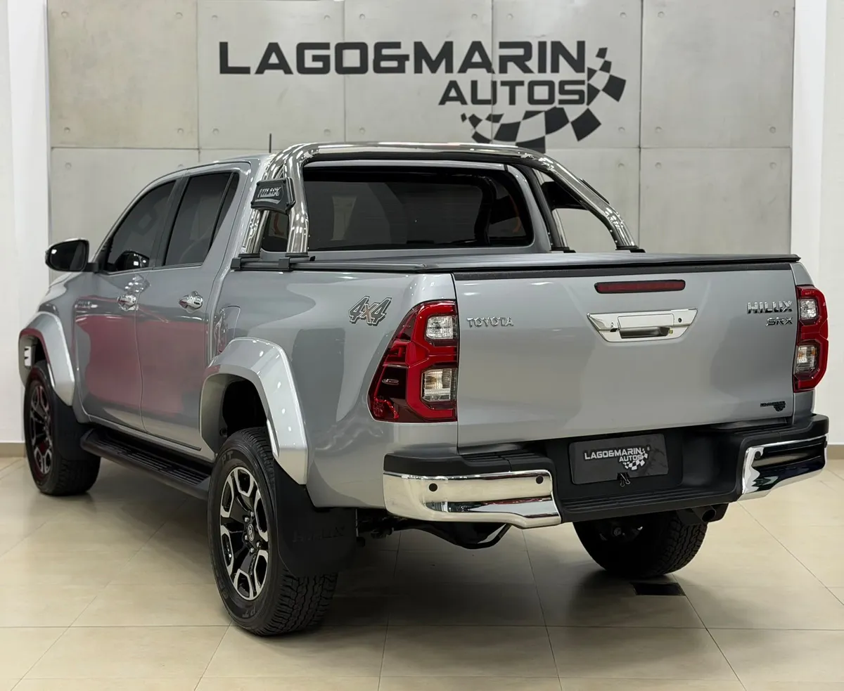 Toyota Hilux SRX — foto 7