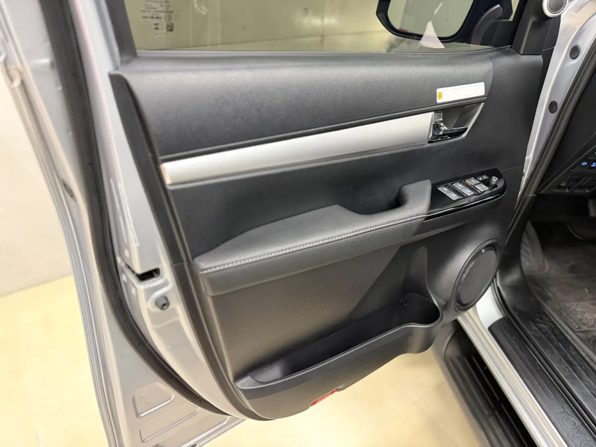 Toyota Hilux SRX — foto 16