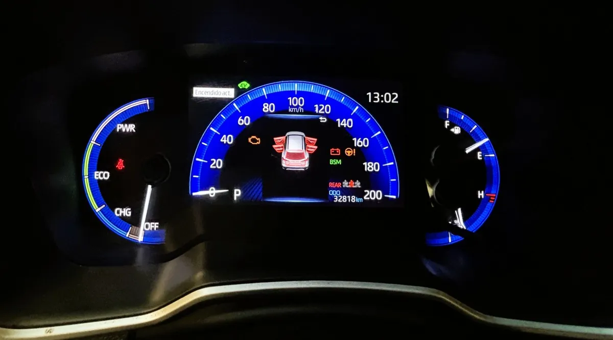 Toyota Corolla Cross SEG HEV 1.8 ECVT — foto 10