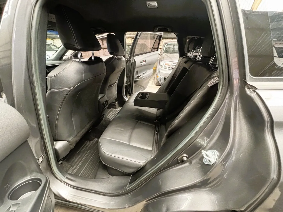 Toyota Corolla Cross SEG HEV 1.8 ECVT — foto 14