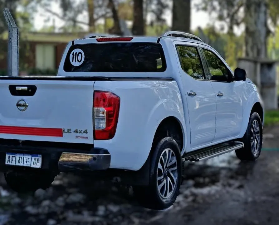 Nissan FRONTIER PICK - UP D/C 2,3 Td 4X4 Le AT — foto 3