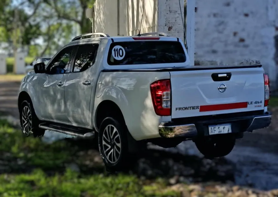 Nissan FRONTIER PICK - UP D/C 2,3 Td 4X4 Le AT — foto 5