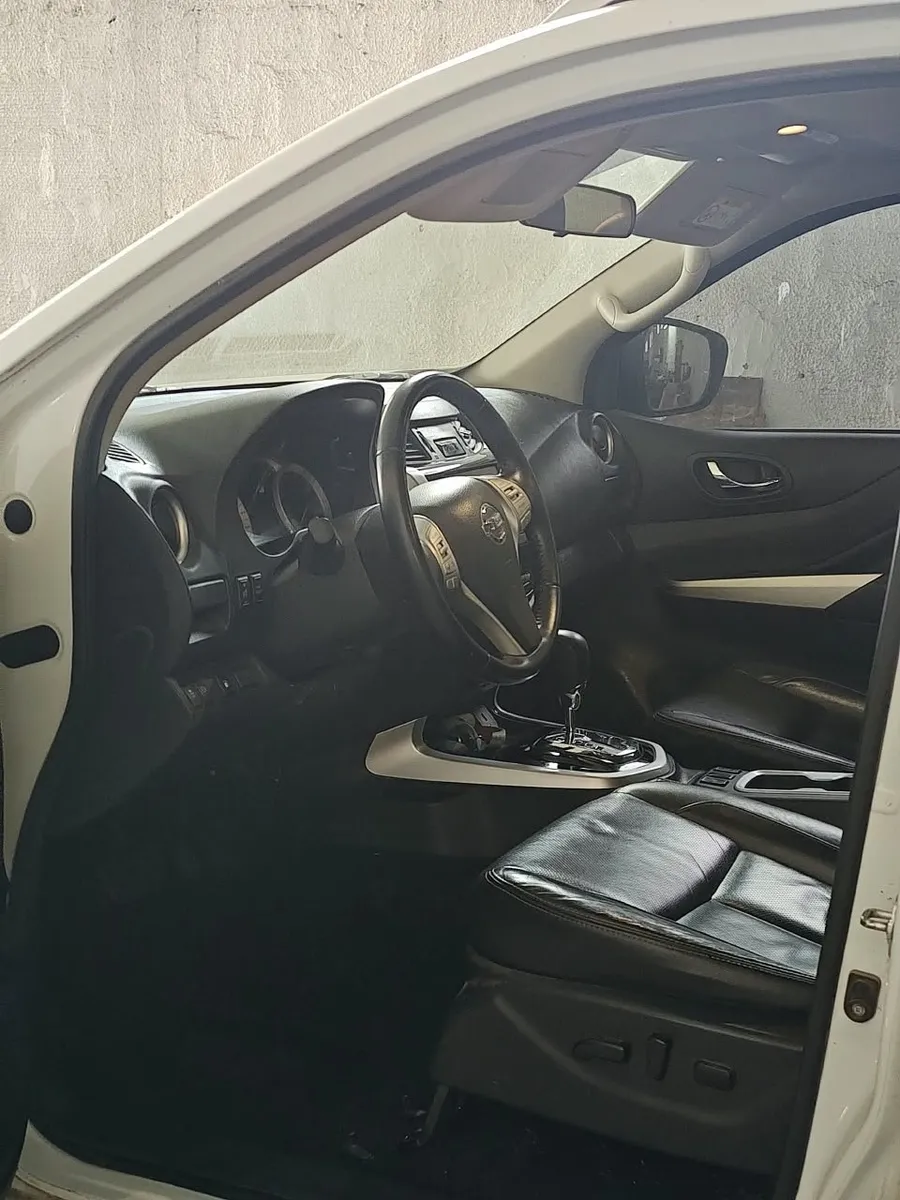 Nissan FRONTIER PICK - UP D/C 2,3 Td 4X4 Le AT — foto 8