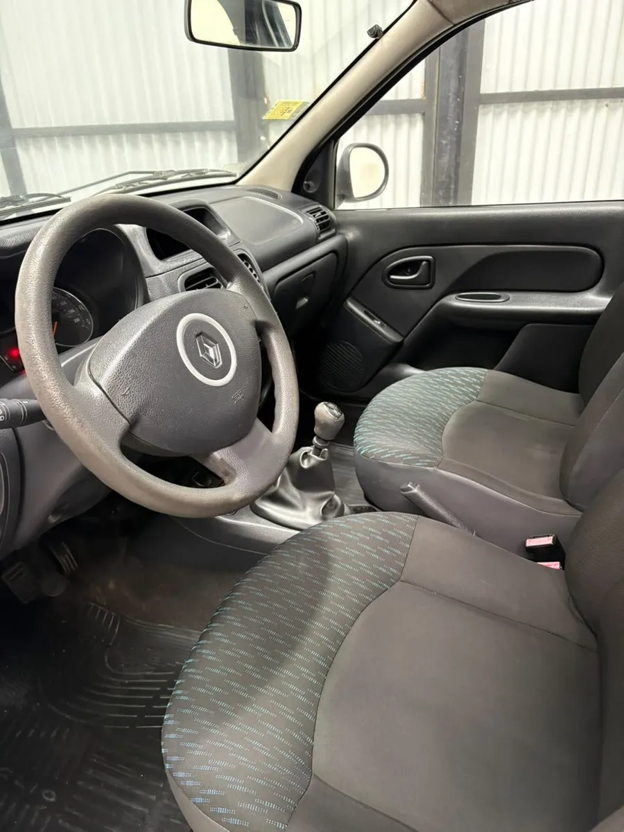 Renault CLIO MIO 1.2 16V Confort Pack Sat — foto 16