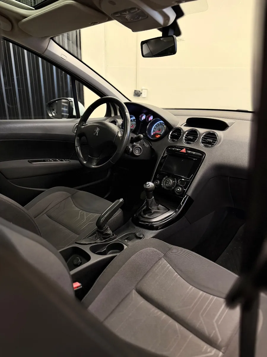Peugeot 308 5P 1,6 Allure — foto 10