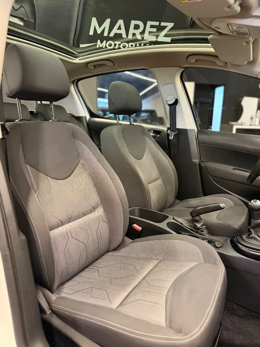 Peugeot 308 5P 1,6 Allure — foto 11
