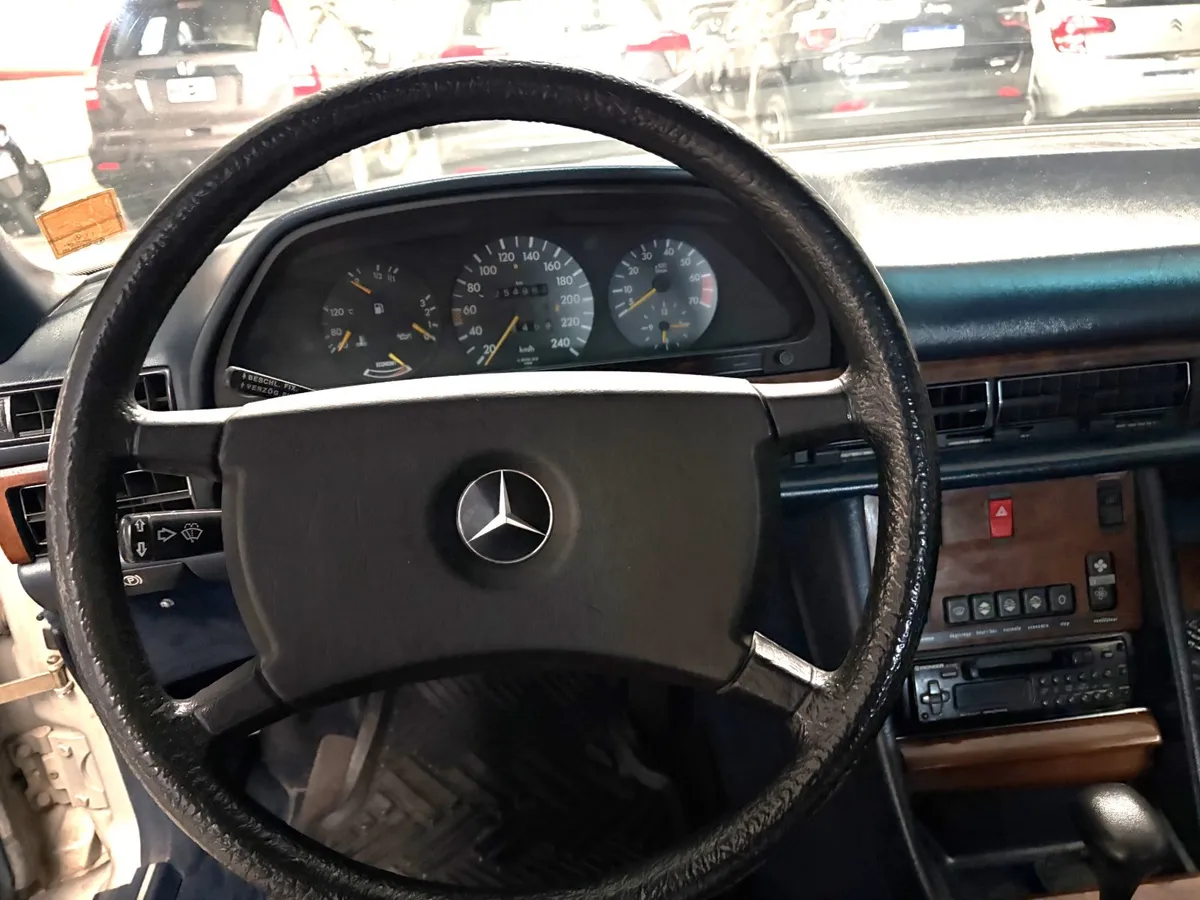 Mercedes-Benz 380 SEC V8 3.8L Coupe AT — foto 10