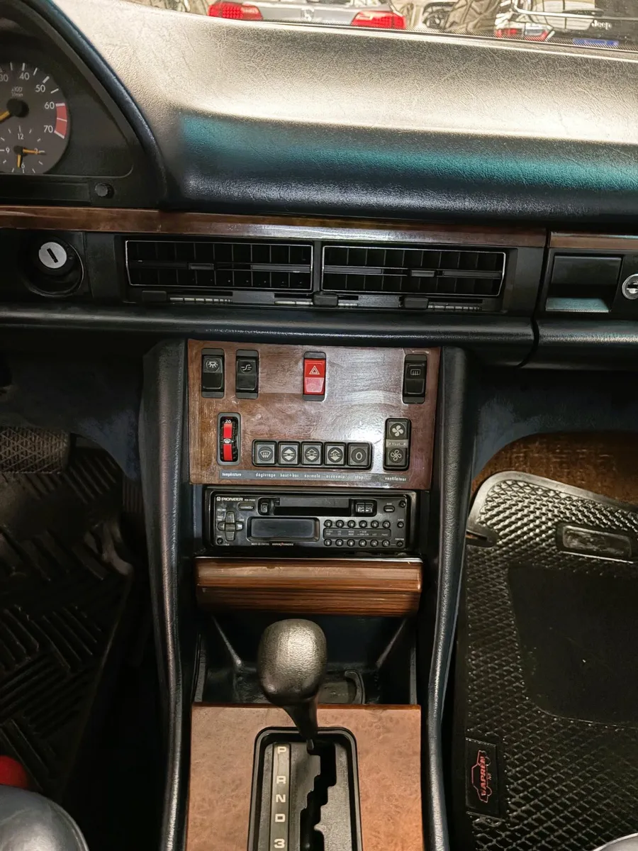 Mercedes-Benz 380 SEC V8 3.8L Coupe AT — foto 11