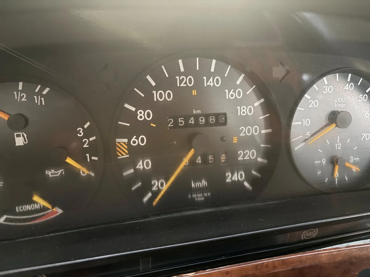 Mercedes-Benz 380 SEC V8 3.8L Coupe AT — foto 12