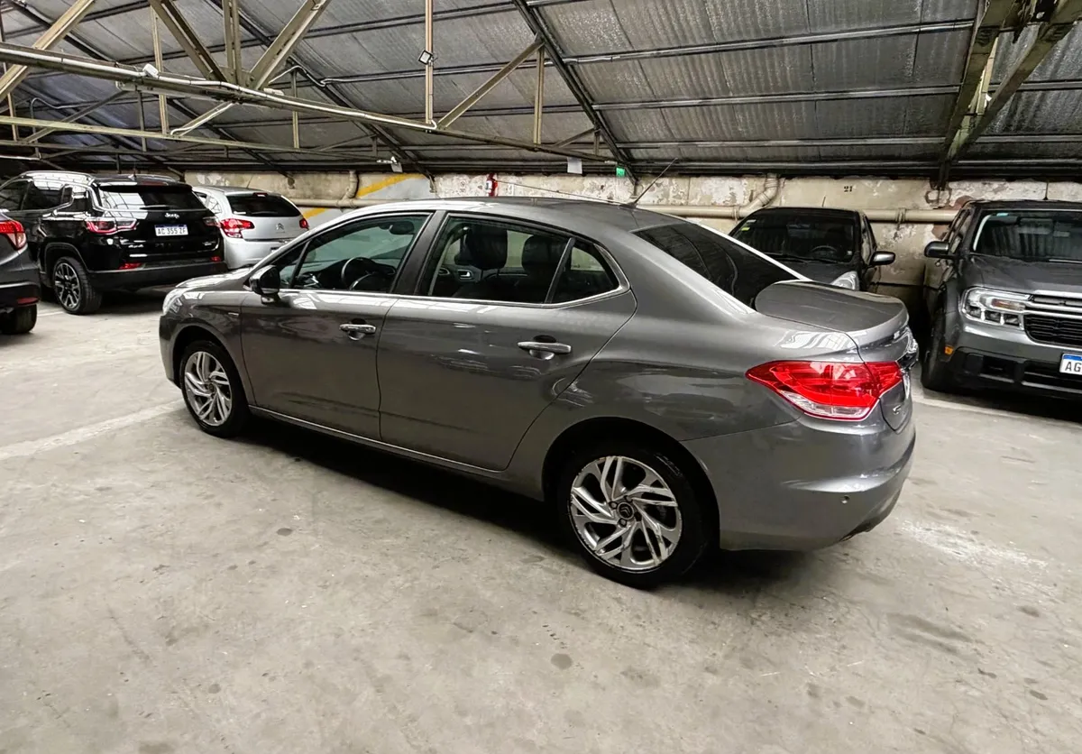 Citroën C4  Lounge 1.6i THP Exlusive AT6 Pack Select — foto 6