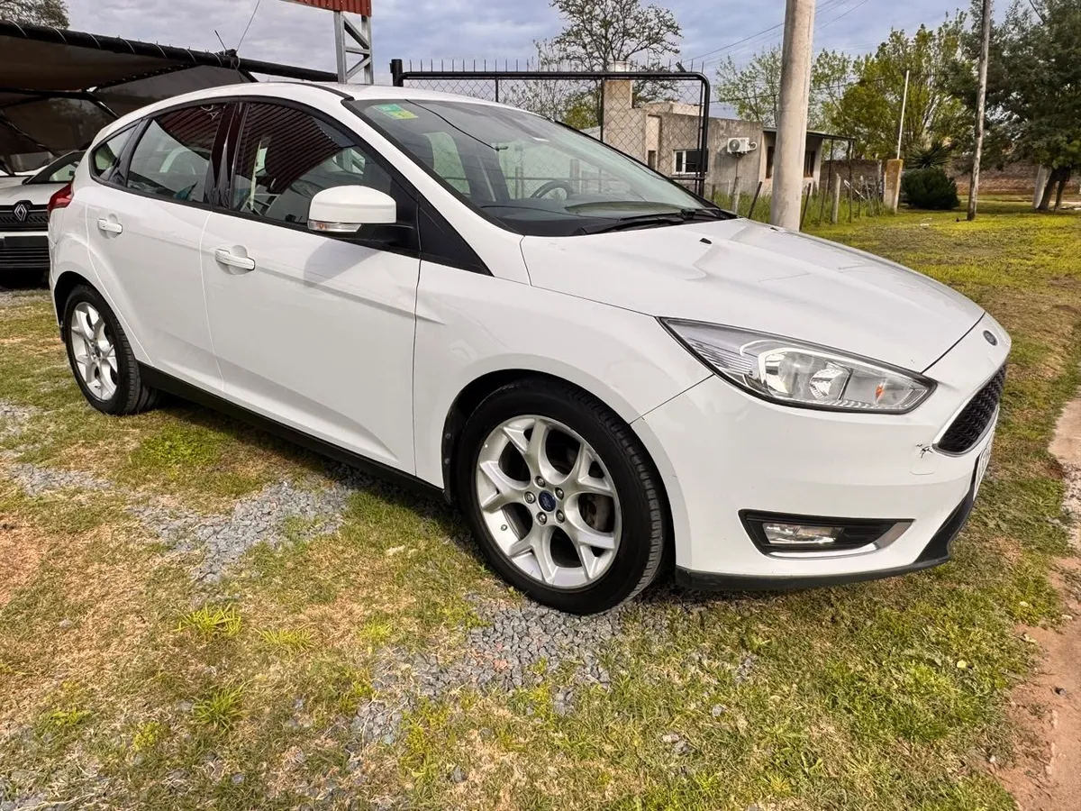 Ford FOCUS KINETIC DESIGN ATTRACTION 5P 2,0 Se AT 2017 — foto 4