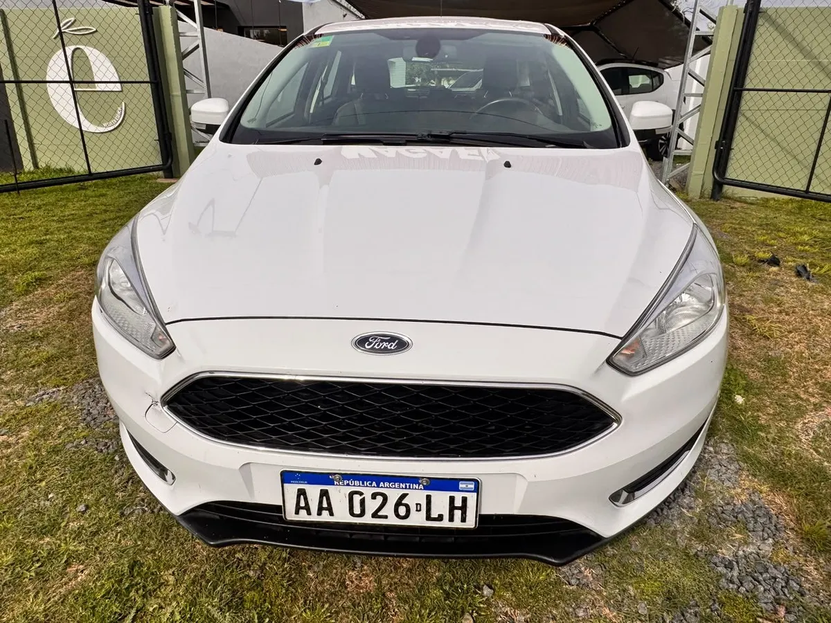 Ford FOCUS KINETIC DESIGN ATTRACTION 5P 2,0 Se AT 2017 — foto 5