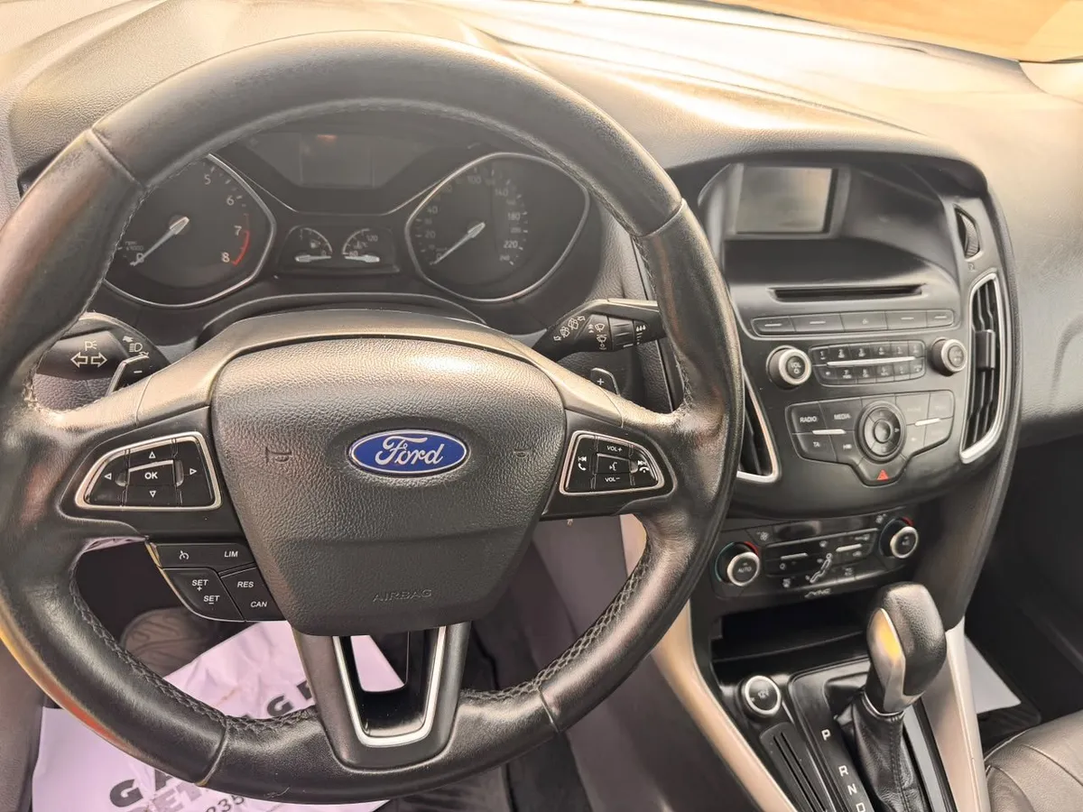 Ford FOCUS KINETIC DESIGN ATTRACTION 5P 2,0 Se AT 2017 — foto 8