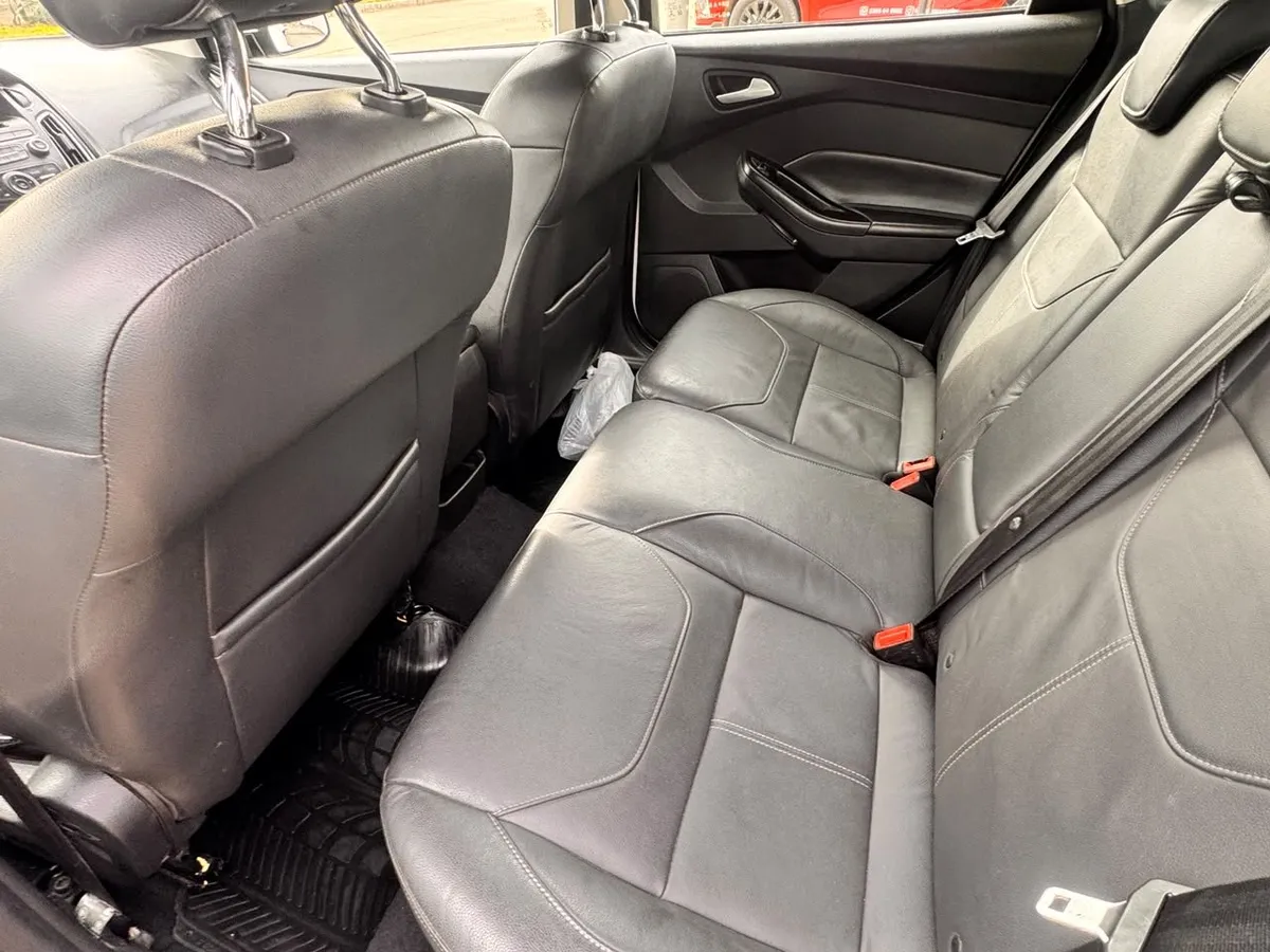 Ford FOCUS KINETIC DESIGN ATTRACTION 5P 2,0 Se AT 2017 — foto 9
