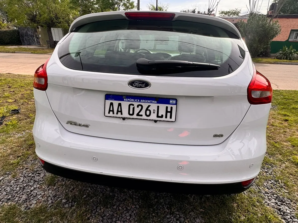 Ford FOCUS KINETIC DESIGN ATTRACTION 5P 2,0 Se AT 2017 — foto 11