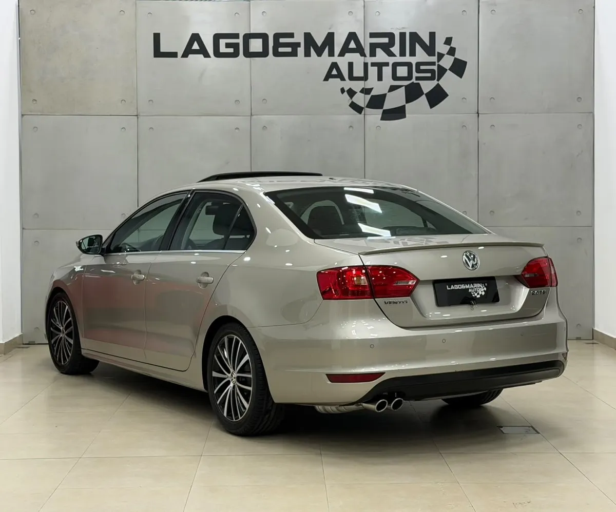 Volkswagen VENTO 4P 2,0 T FSI Sportline DSG 2011 — foto 6