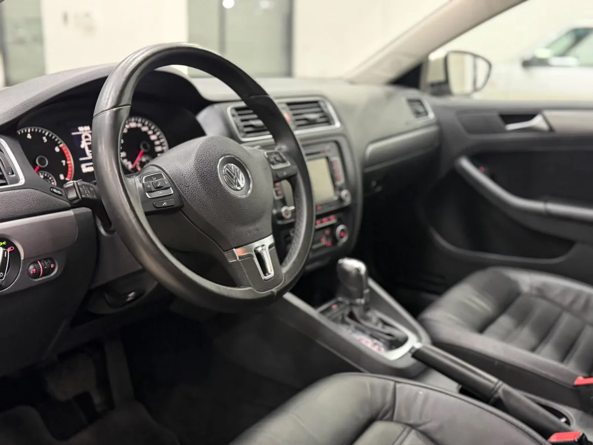 Volkswagen VENTO 4P 2,0 T FSI Sportline DSG 2011 — foto 8