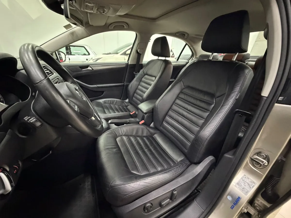 Volkswagen VENTO 4P 2,0 T FSI Sportline DSG 2011 — foto 9