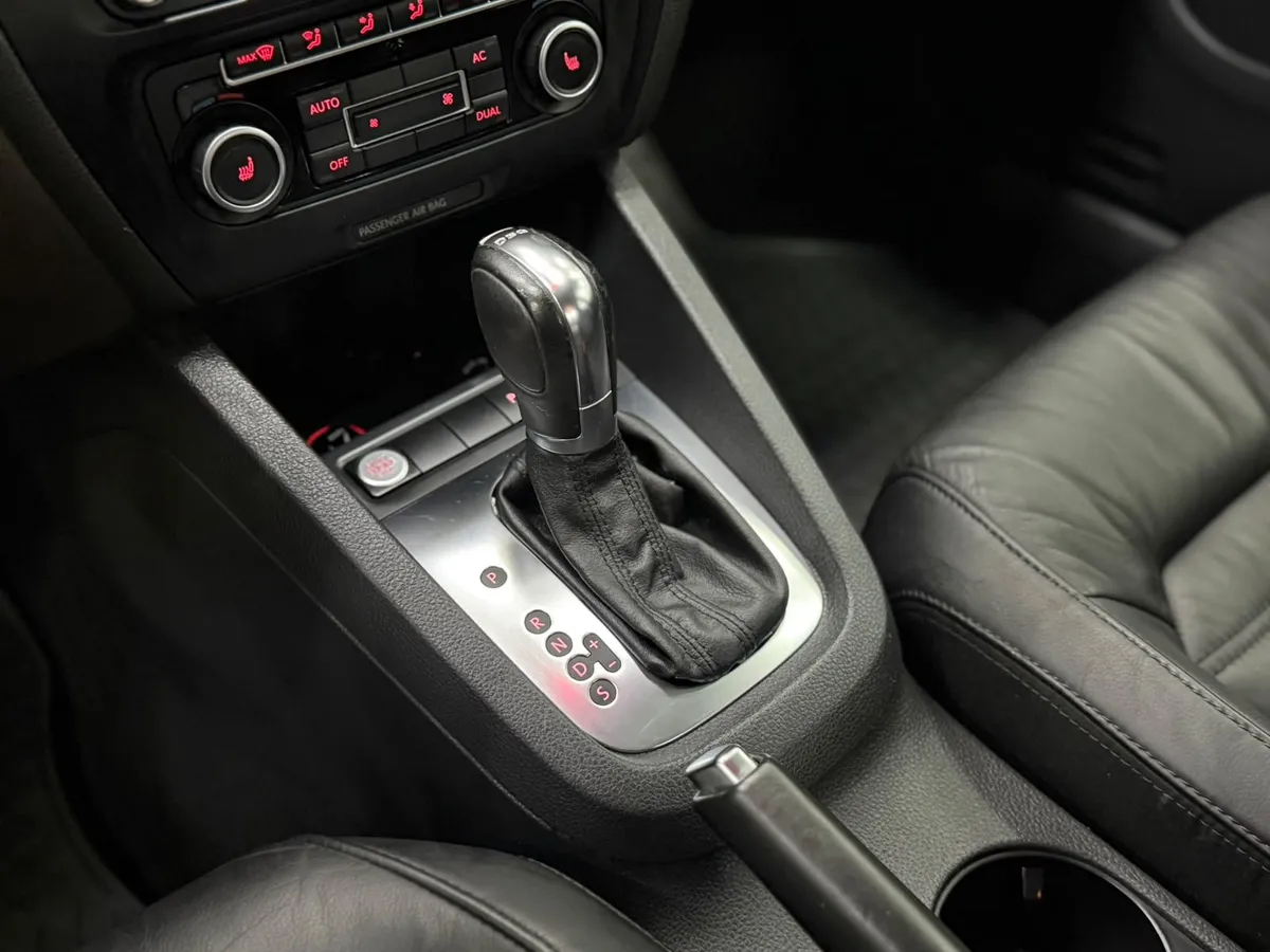 Volkswagen VENTO 4P 2,0 T FSI Sportline DSG 2011 — foto 12