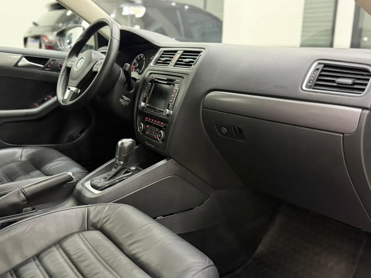 Volkswagen VENTO 4P 2,0 T FSI Sportline DSG 2011 — foto 13