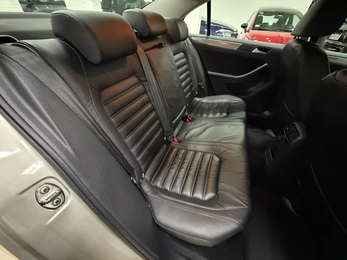 Volkswagen VENTO 4P 2,0 T FSI Sportline DSG 2011 — foto 15