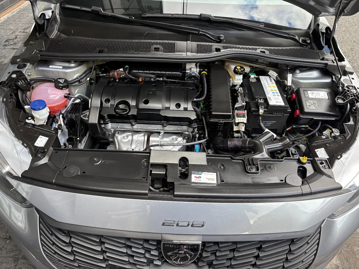 Peugeot 208 5P 1,6 Allure Mt5 2025 — foto 15