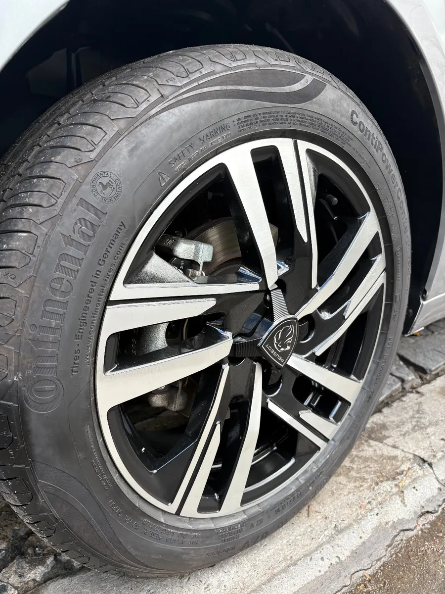 Peugeot 208 5P 1,6 Allure Mt5 2025 — foto 16