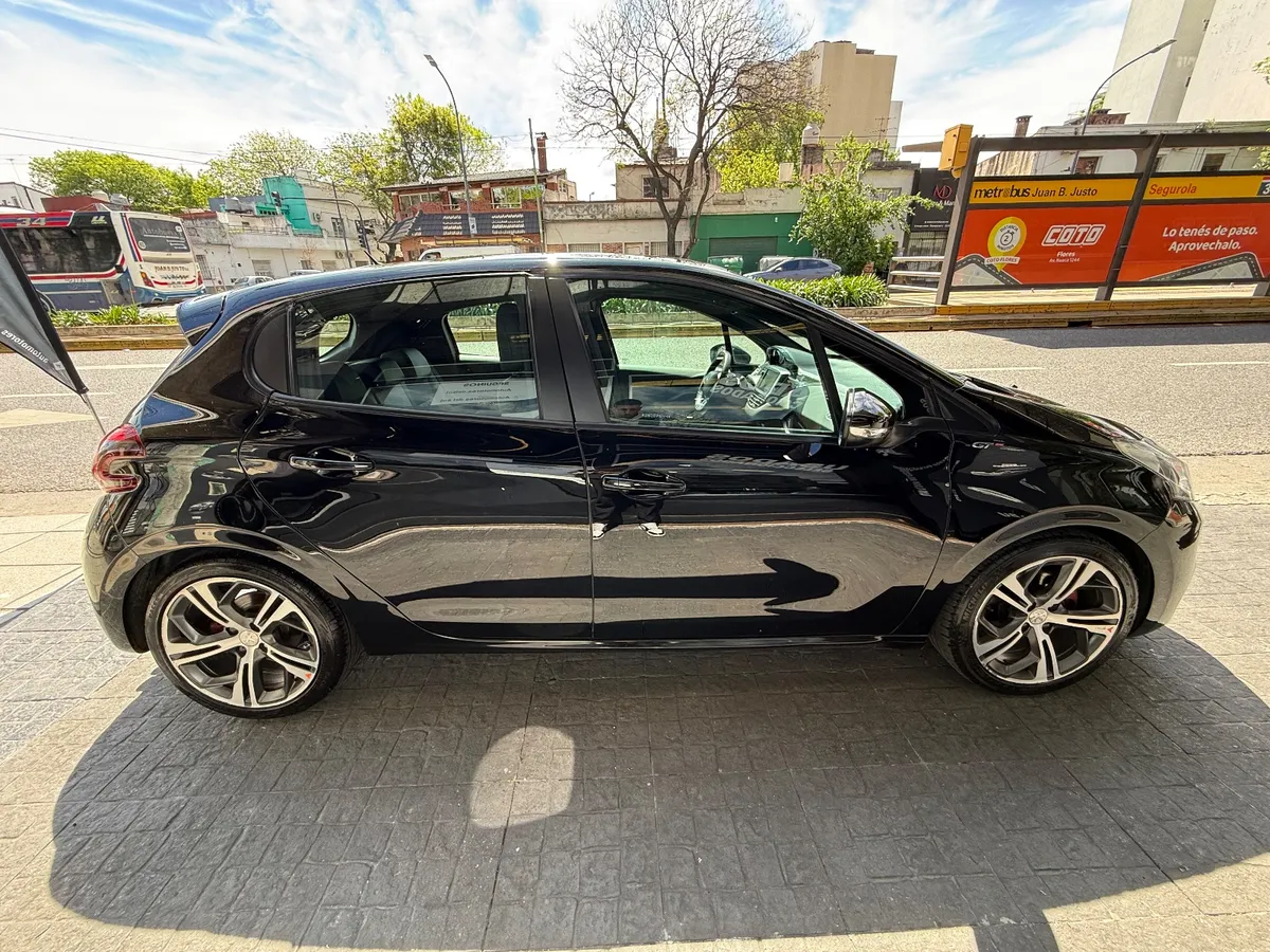 Peugeot 208 5P 1,6 THP Gt 2017 — foto 7