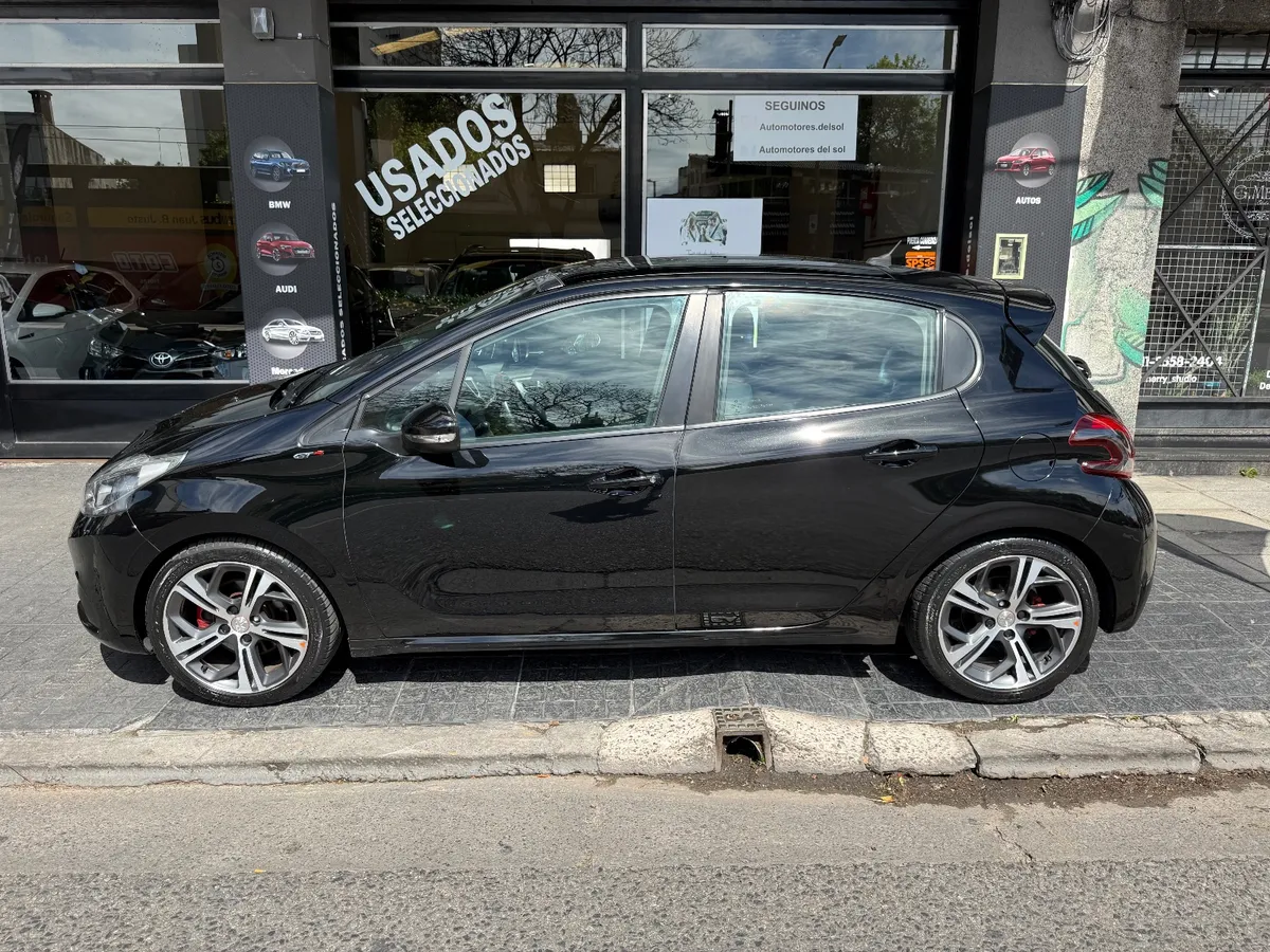 Peugeot 208 5P 1,6 THP Gt 2017 — foto 8